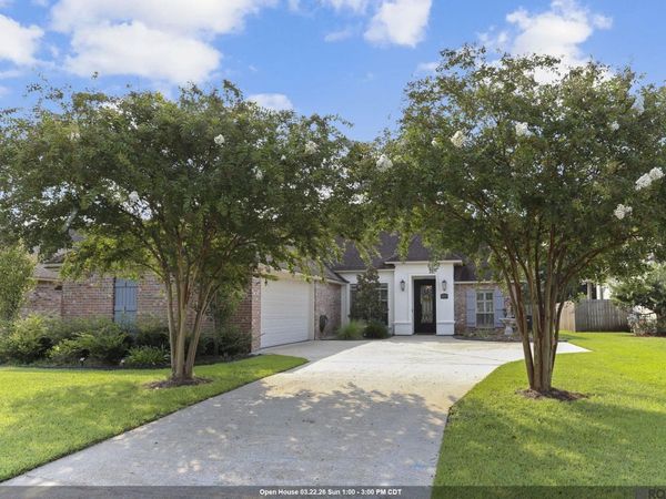 8135 Lavender Dr, Baton Rouge, LA 70818