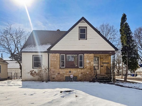 742 Nebraska Avenue E, Saint Paul, MN 55106