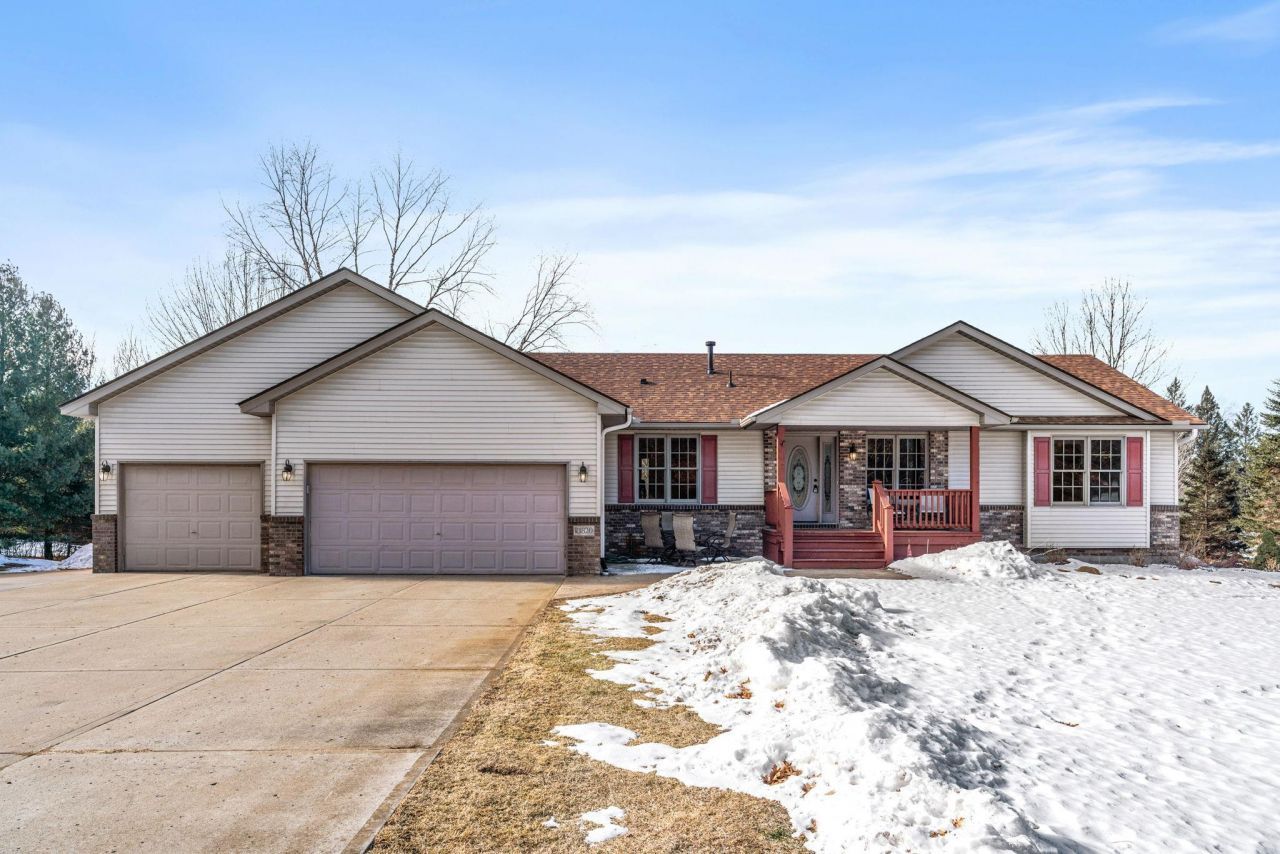 21820 Aztec Street Nw, Oak Grove, MN 55303 Main Photo