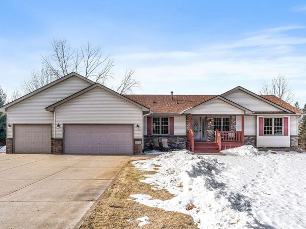 21820 Aztec Street NW, Oak Grove, MN 55303