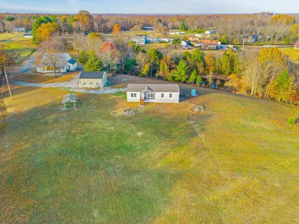 111 Antioch Rd, Charlotte, TN 37036