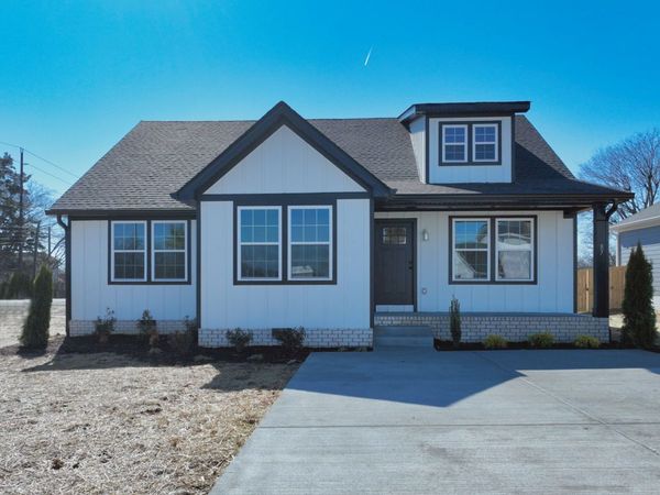 87 Plumlee Dr, Hendersonville, TN 37075