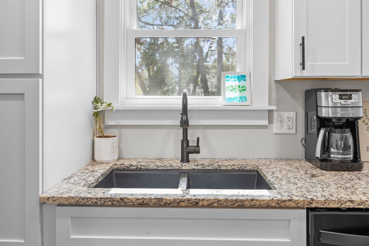 1208 Edward Drive Photo 8