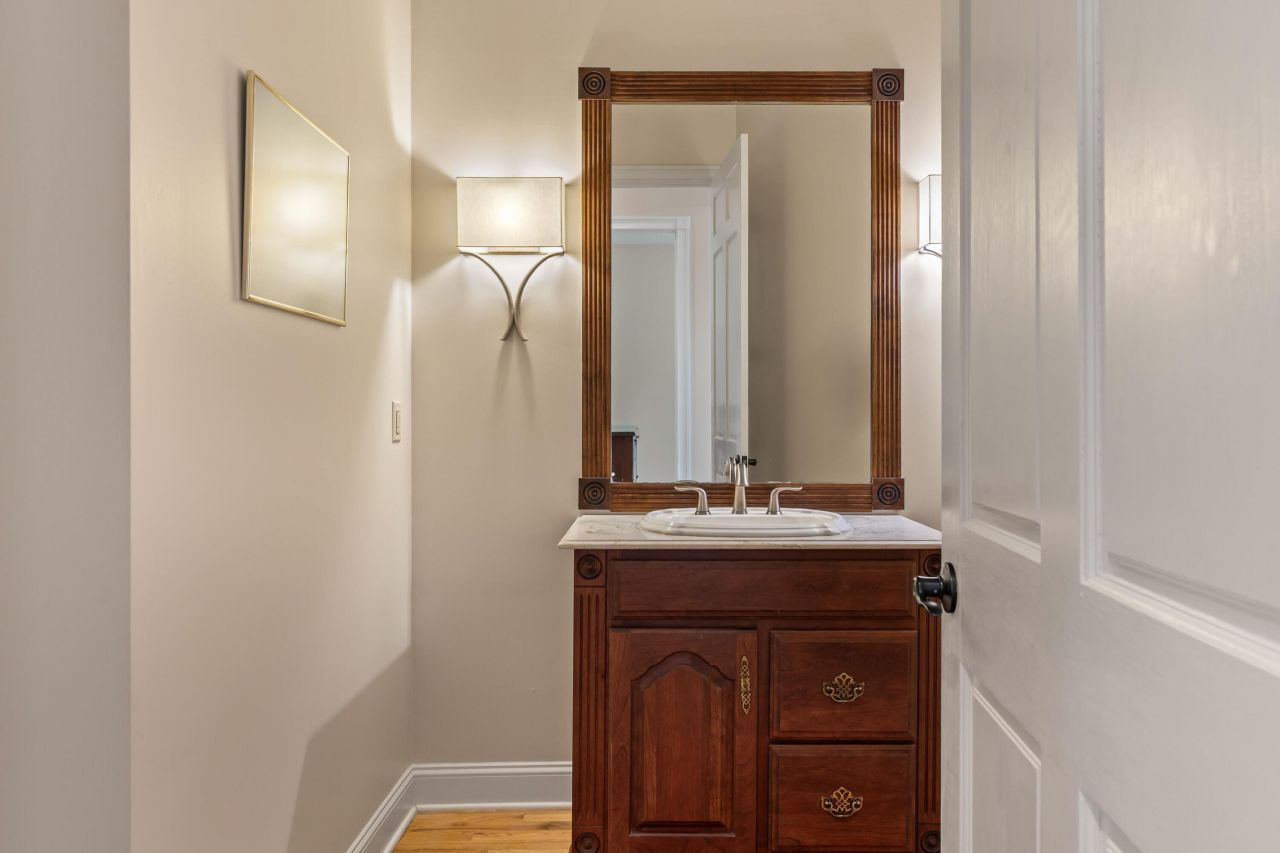 31 Berkshire Hall Photo 27