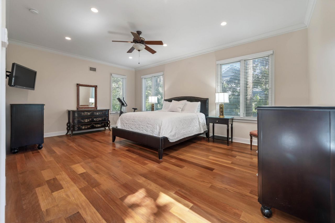 31 Berkshire Hall Photo 33