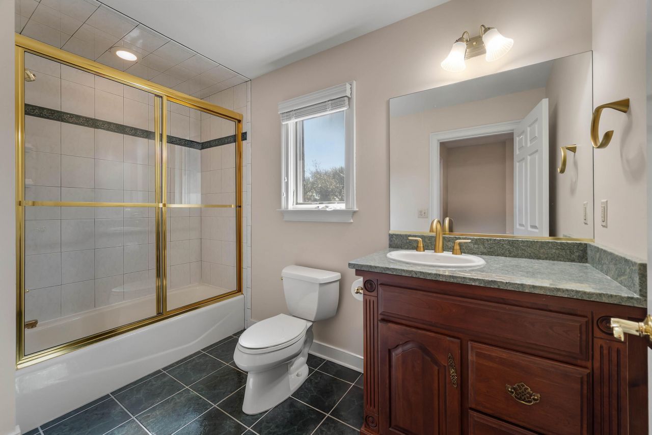 31 Berkshire Hall Photo 54