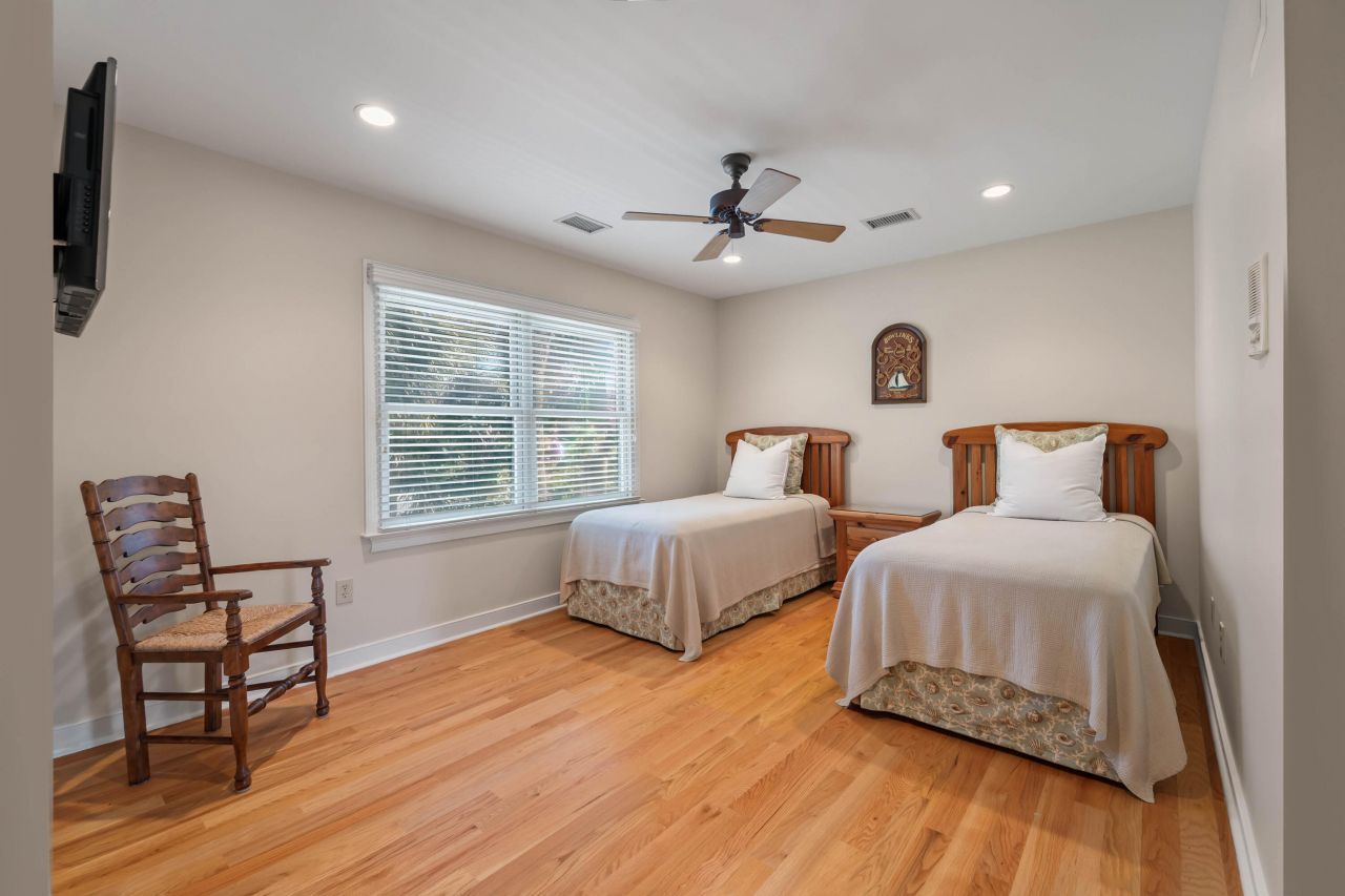 31 Berkshire Hall Photo 56