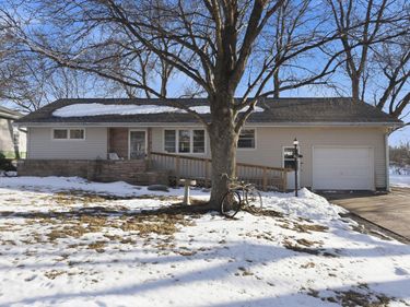 815 PALMER Avenue, OAKLAND, IA 51560
