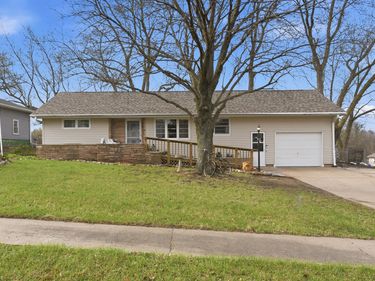 815 PALMER Avenue, OAKLAND, IA 51560
