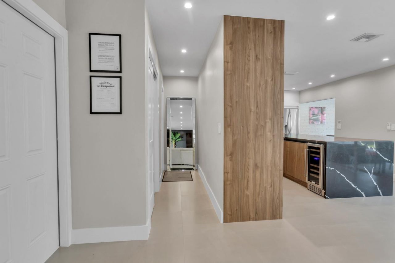 755 S Rainbow Drive, Hollywood, FL 33021 Photo