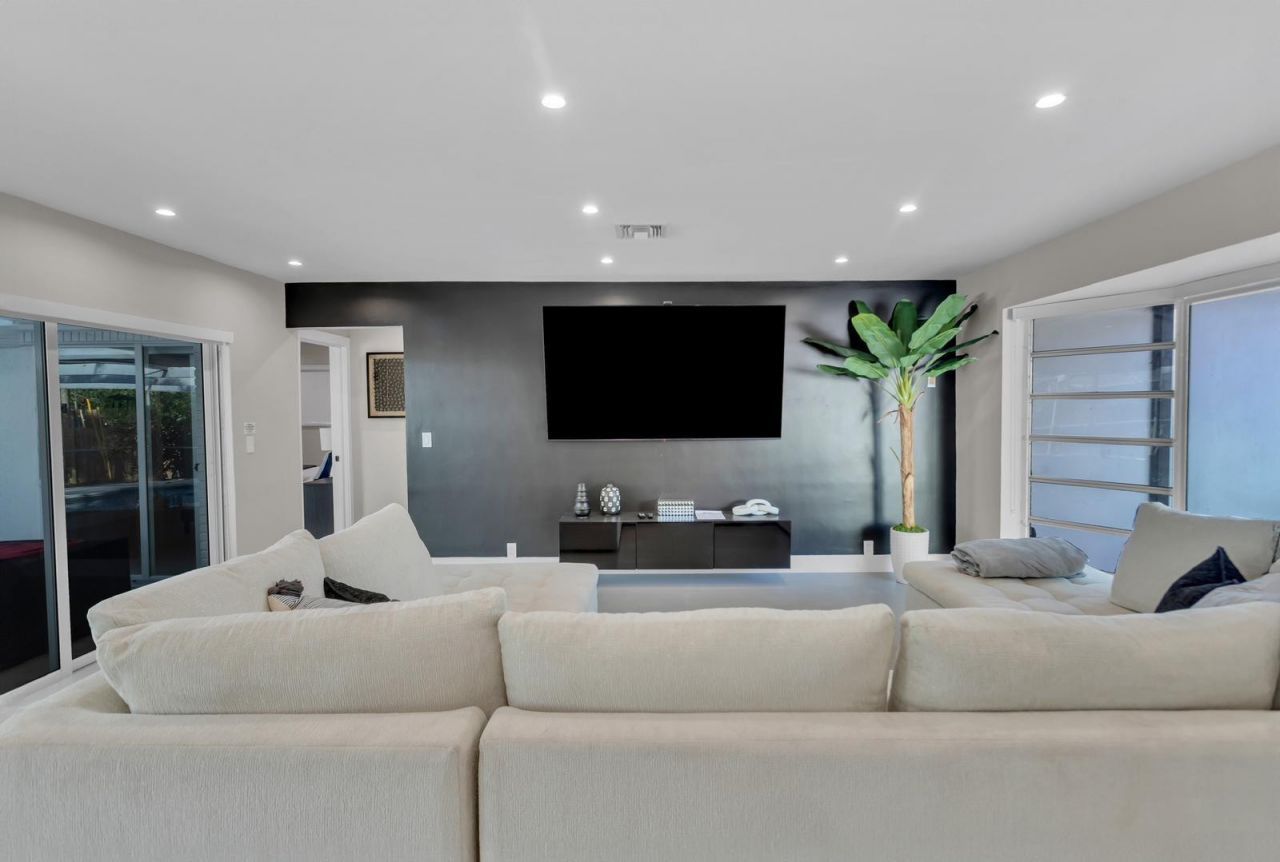 755 S Rainbow Drive, Hollywood, FL 33021 Photo