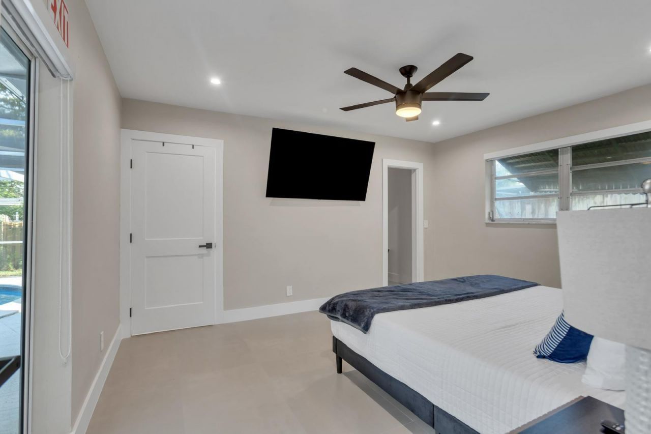 755 S Rainbow Drive, Hollywood, FL 33021 Photo