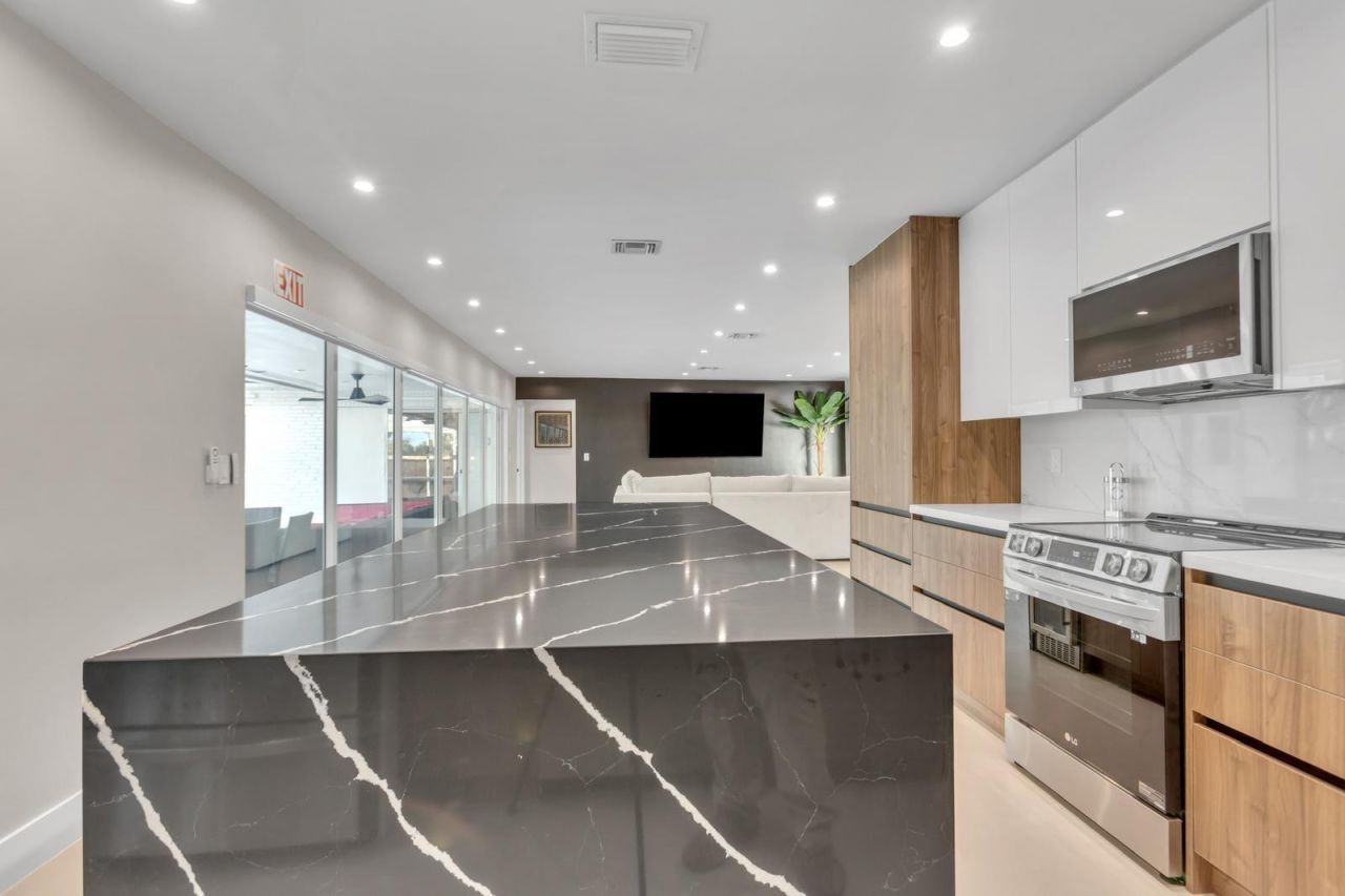 755 S Rainbow Drive, Hollywood, FL 33021 Photo