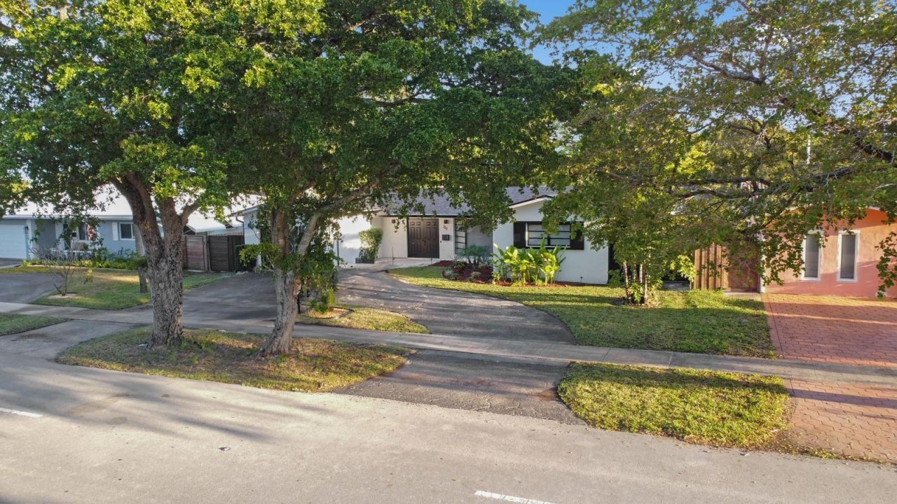 755 S Rainbow Drive, Hollywood, FL 33021 Photo