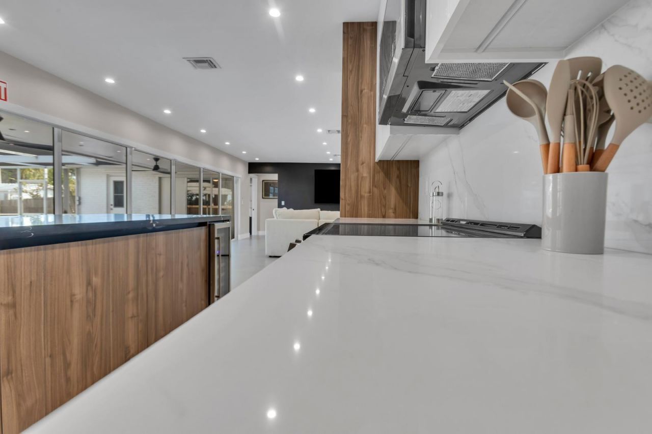 755 S Rainbow Drive, Hollywood, FL 33021 Photo