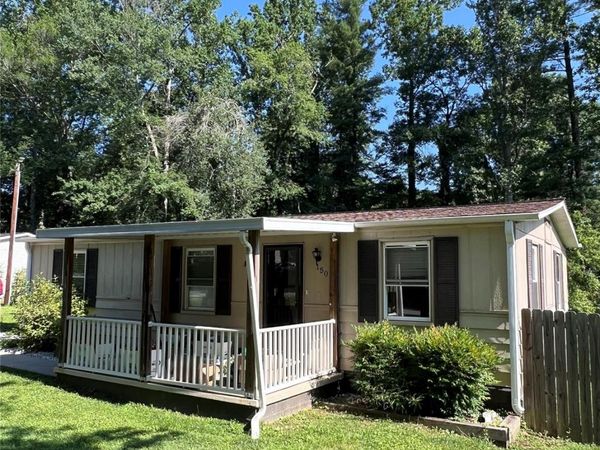 150 Piney Ridge Drive, Hendersonville, NC 28791