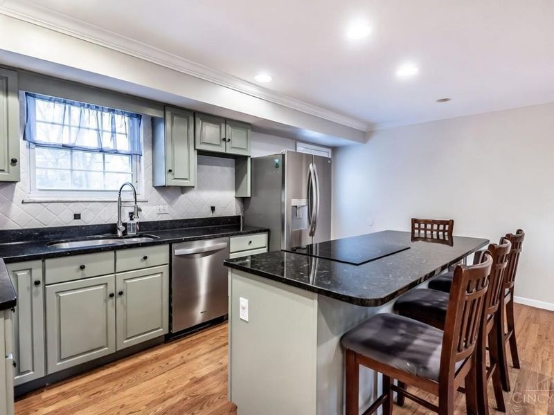 5600 Antoninus Drive, Green Township, OH 45238 Photo 10