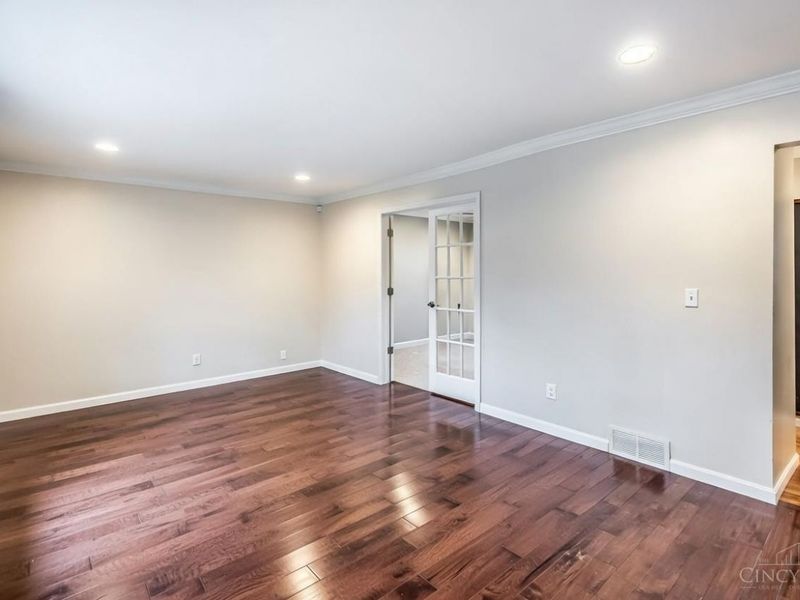 5600 Antoninus Drive, Green Township, OH 45238 Photo 2