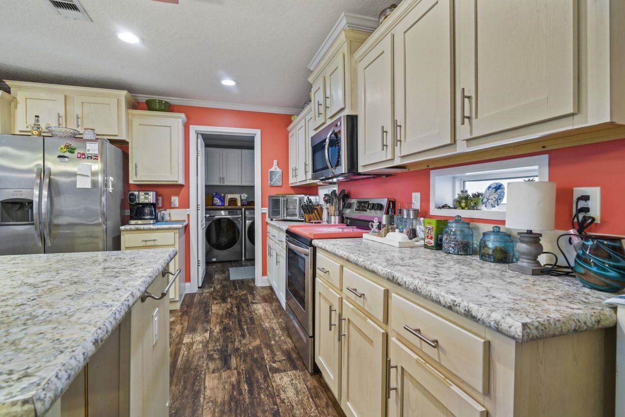 904 Southpark Dr. Photo 10