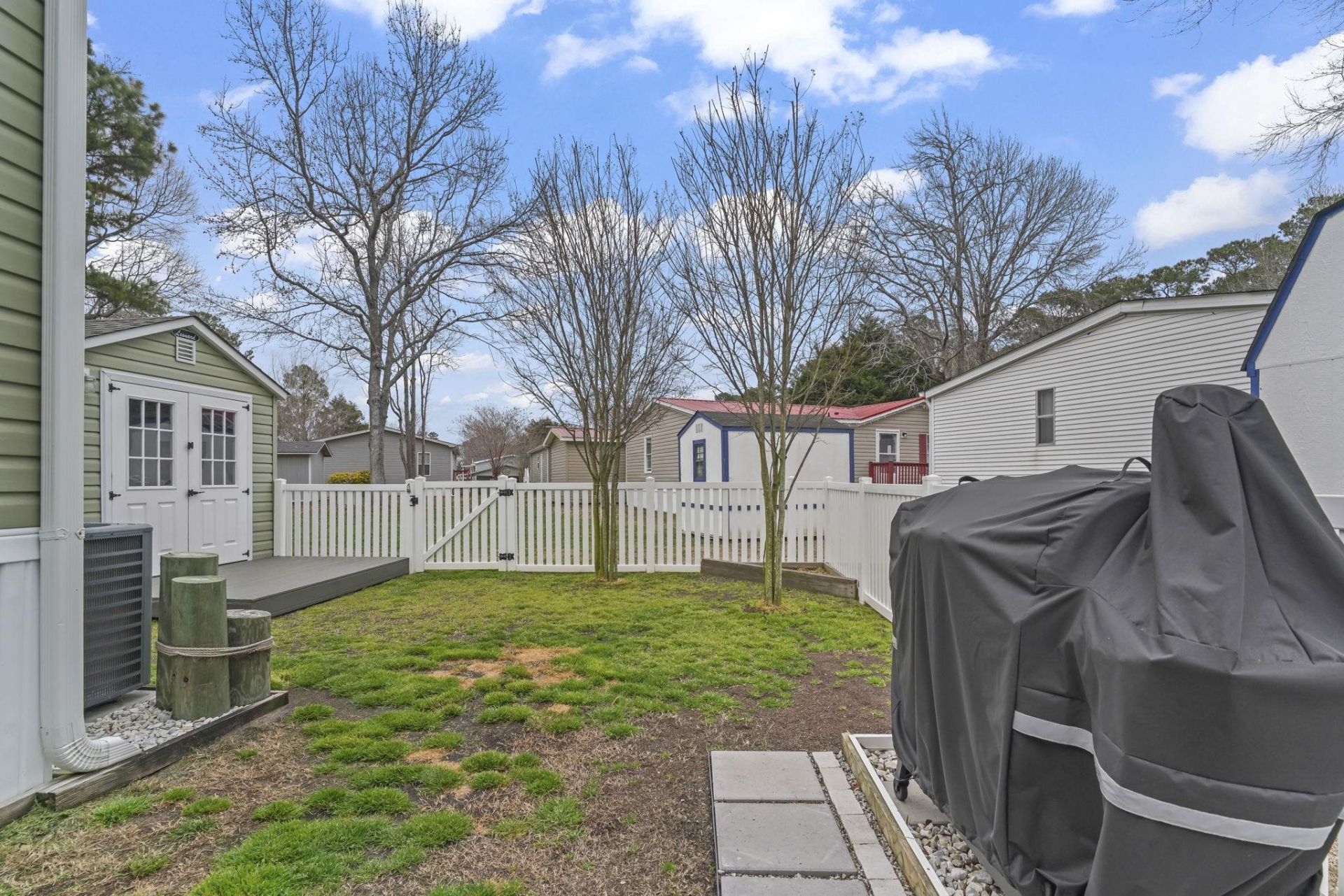 904 Southpark Dr. Photo 26