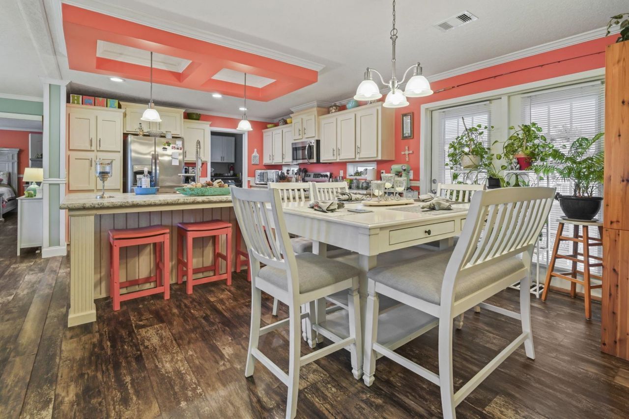 904 Southpark Dr. Photo 6