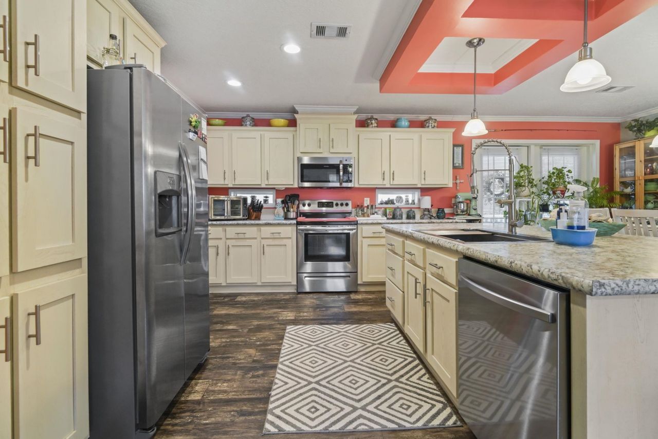 904 Southpark Dr. Photo 8