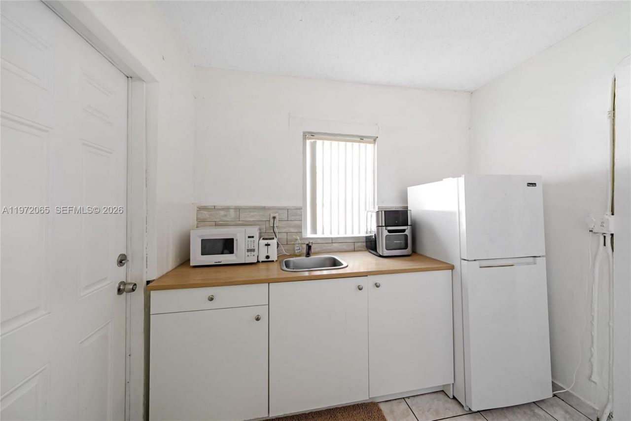 4318 E 8th Ct , Hialeah, FL 33013 Photo