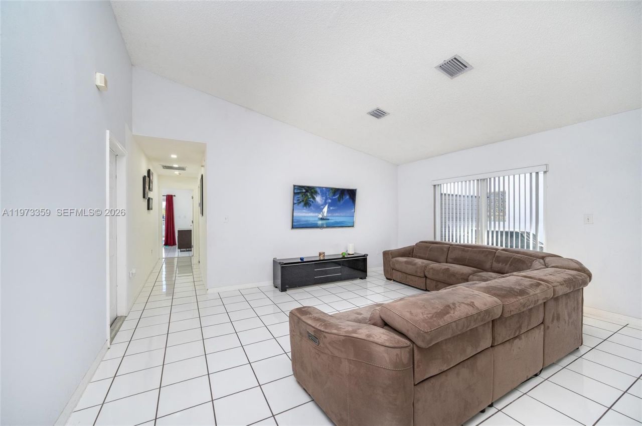 3511 SW 154th Ct, Miami, FL 33185 Photo