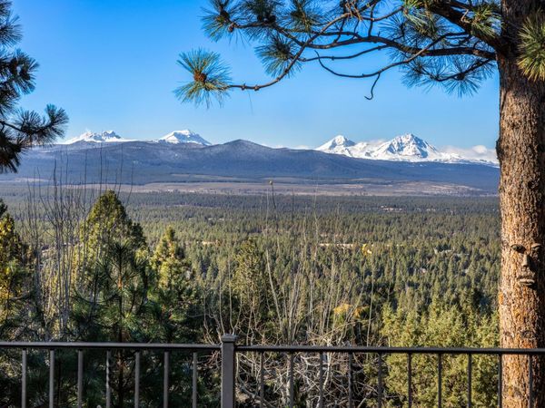 1748 NW Farewell Drive, Bend, OR 97703