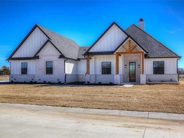 3595 Meadow View Lane , Greenville, TX 75402