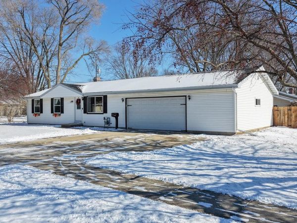 1129 SUBURBAN DRIVE, De Pere, WI 54115