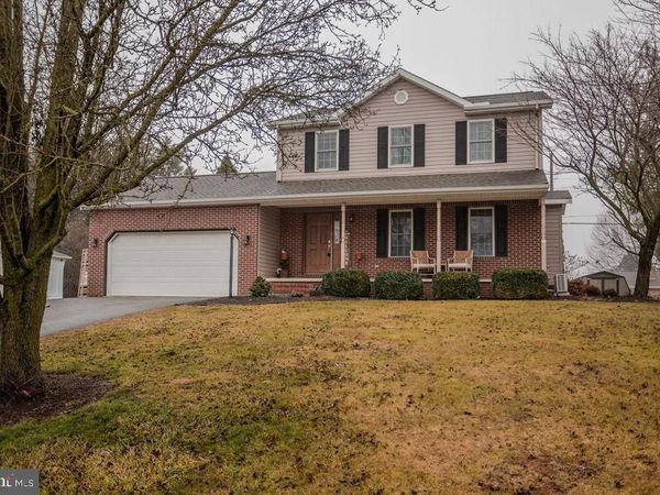 233 CARMACK DRIVE, CHAMBERSBURG, PA 17202