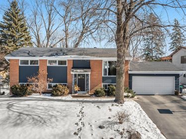 4017 Shamrock Drive NE, Saint Anthony, MN 55421