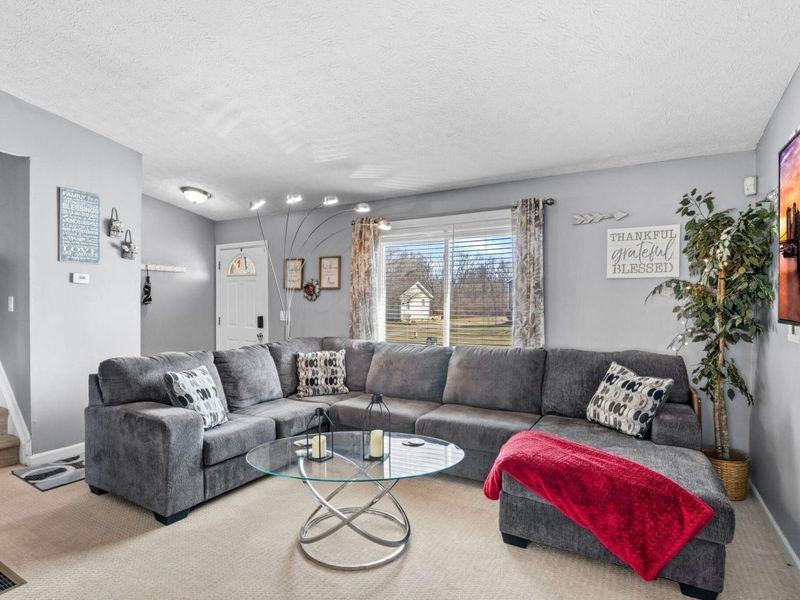 3939 Marsha Drive, Columbus, OH 43207 Photo 2