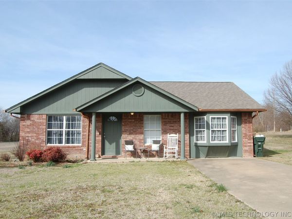608 Pine Street, Henryetta, OK 74437