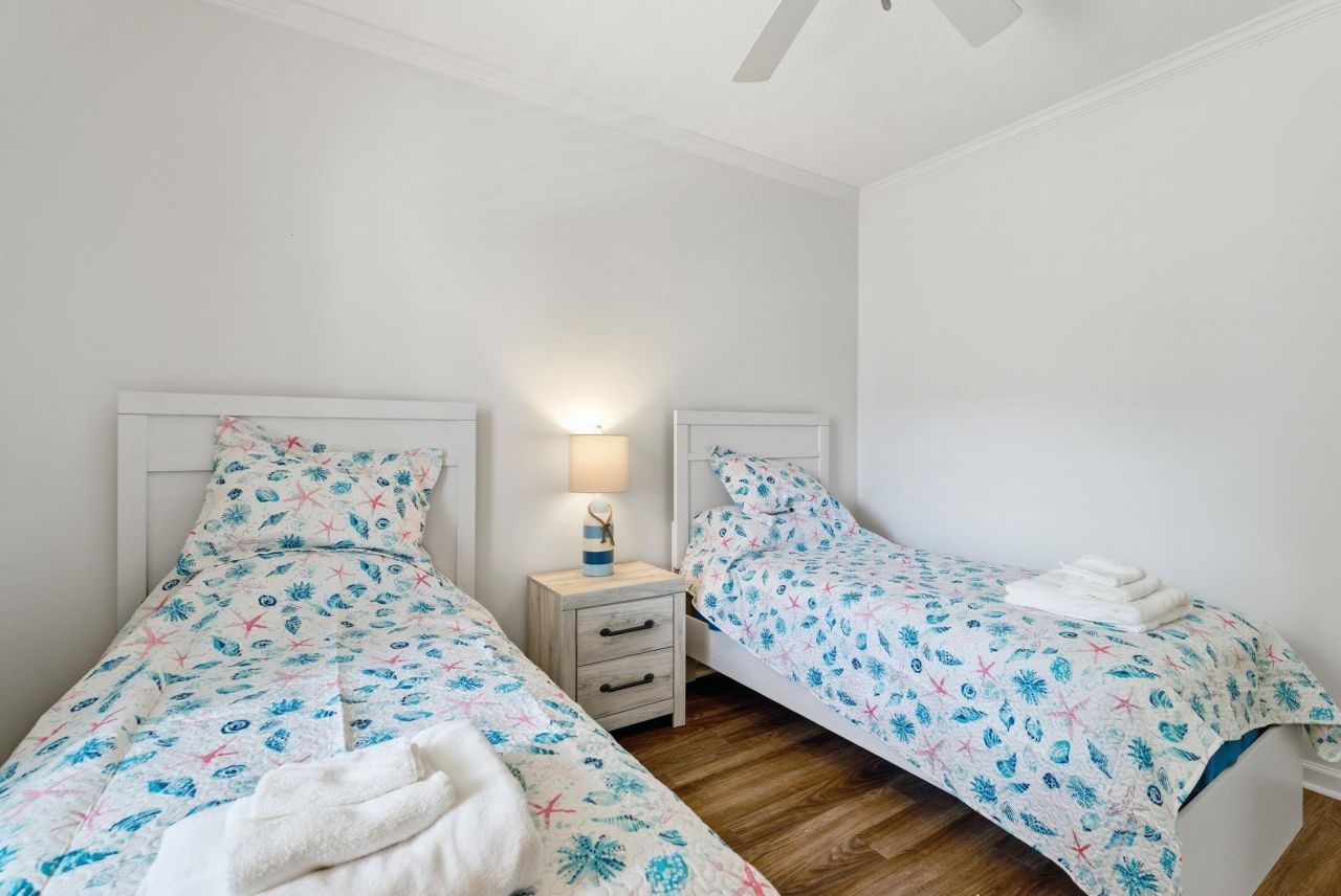 601 Hillside Dr. N Photo 32