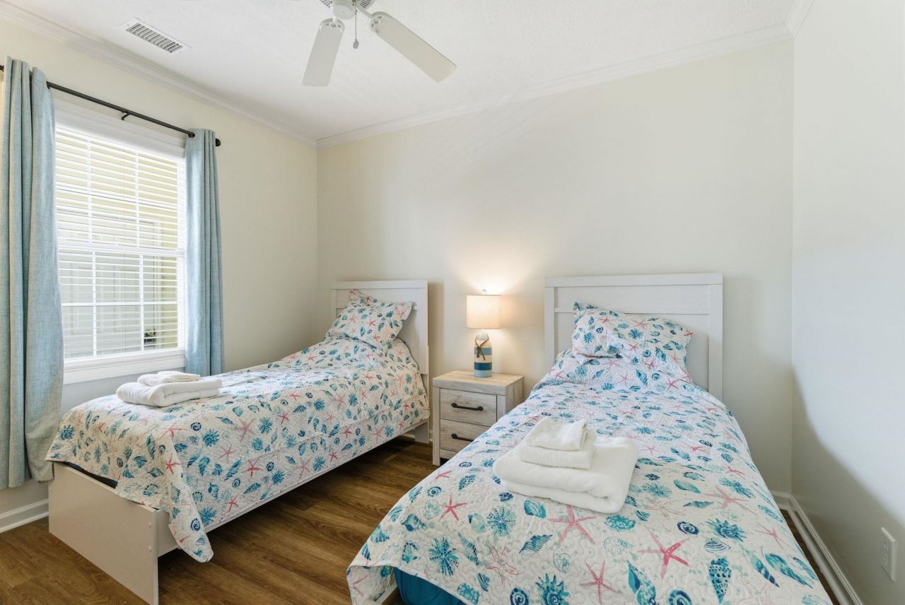 601 Hillside Dr. N Photo 33