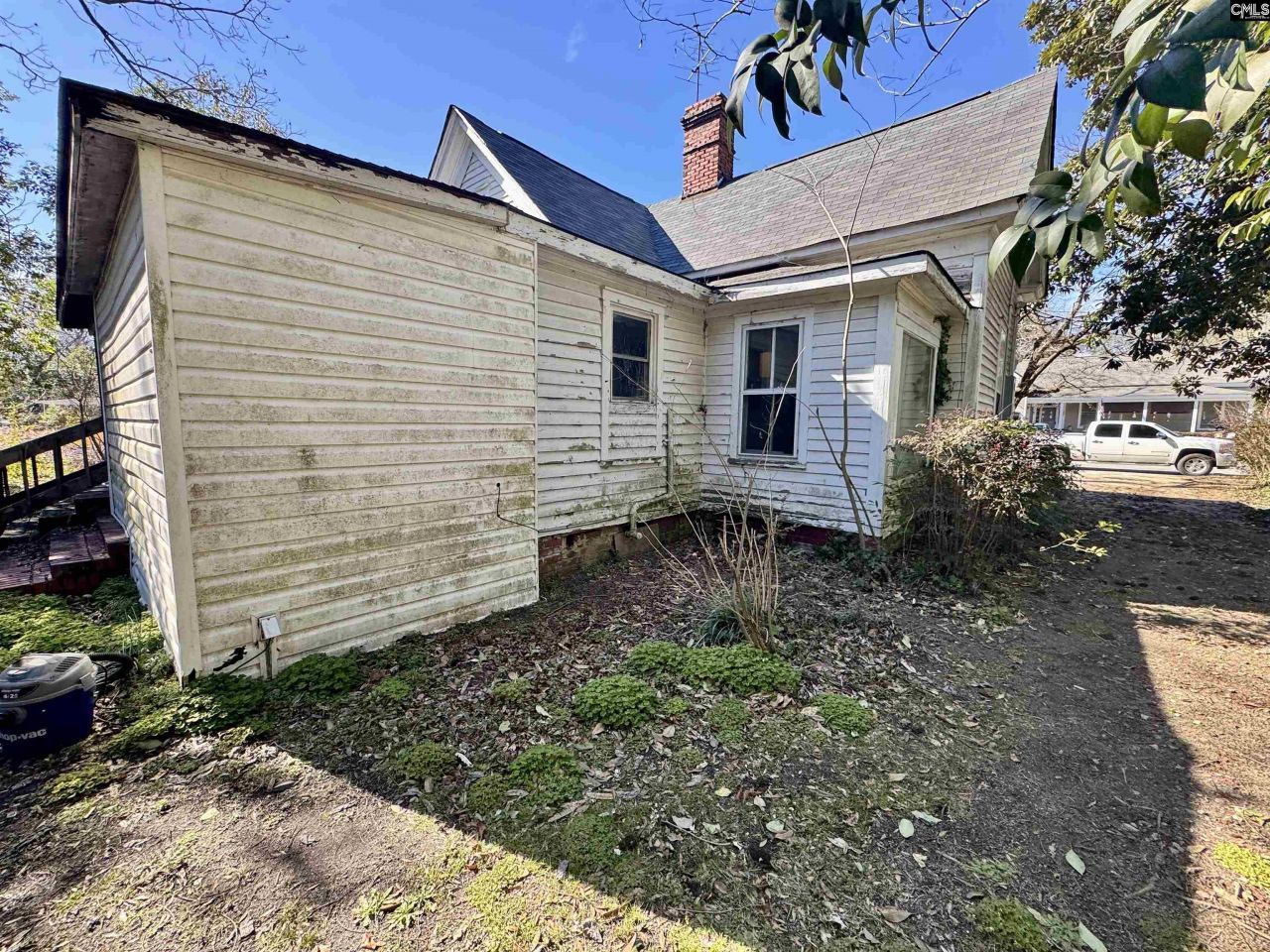 127 S Dennis Avenue Photo 4