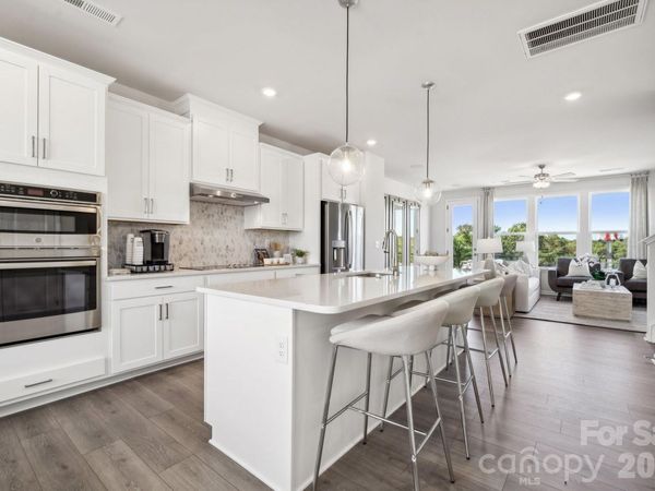 2155 Hawksworth Lane, Charlotte, NC 28262