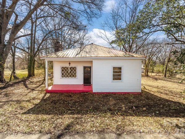 511 E Trade Street, Dallas, NC 28034