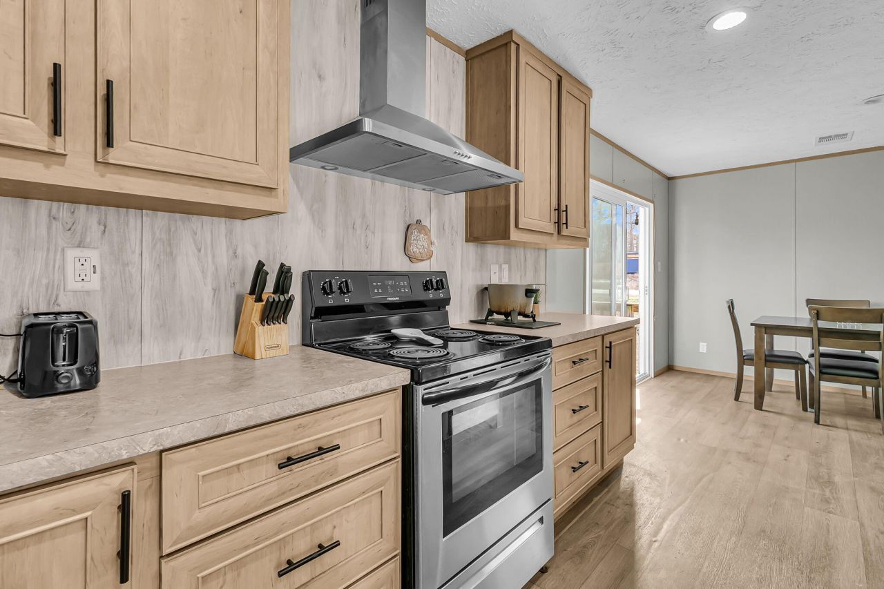 110 Frankie Lane Photo 13