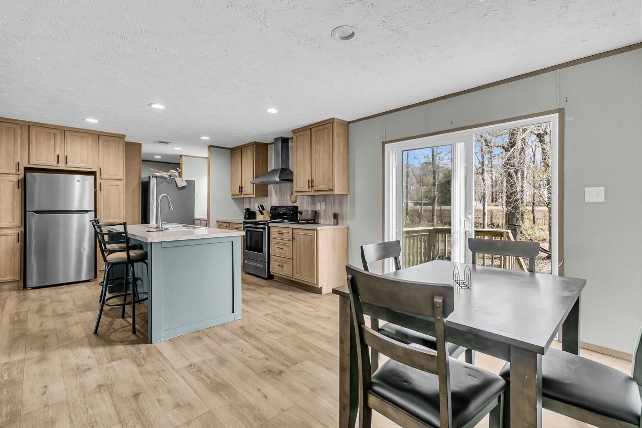 110 Frankie Lane Photo 16