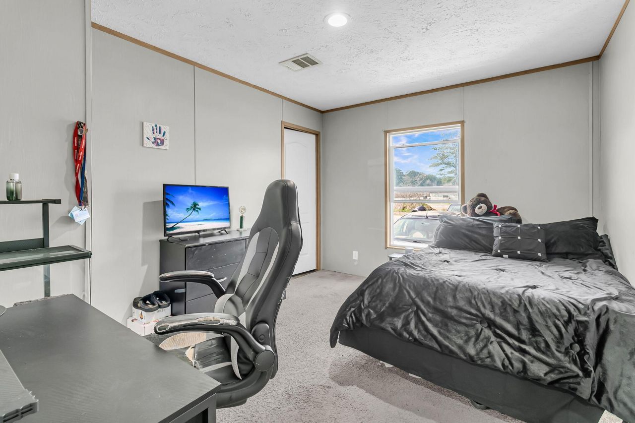 110 Frankie Lane Photo 26