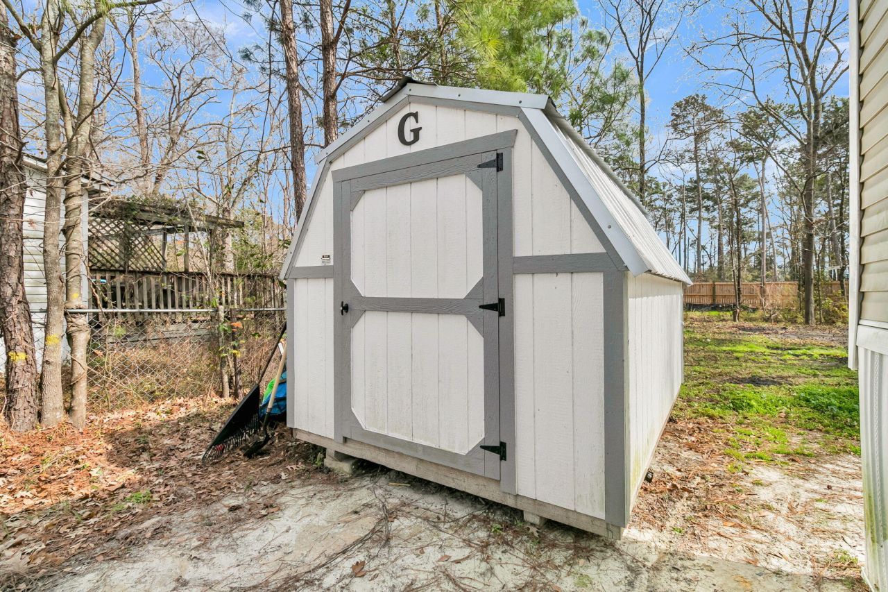 110 Frankie Lane Photo 34