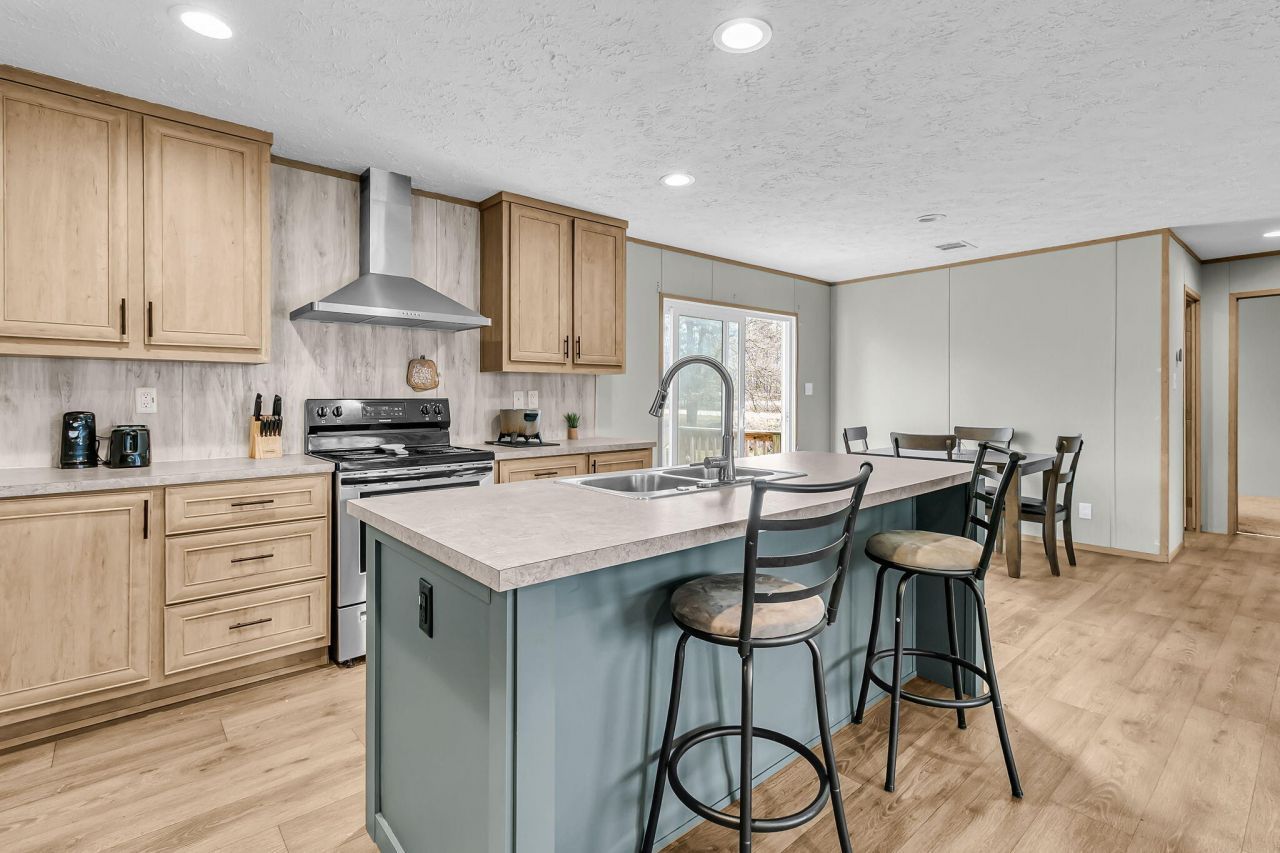 110 Frankie Lane Photo 9