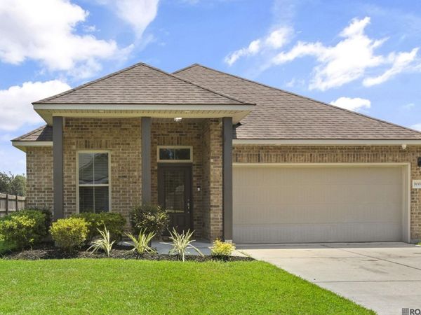 39357 Legacy Lake Dr, Gonzales, LA 70737