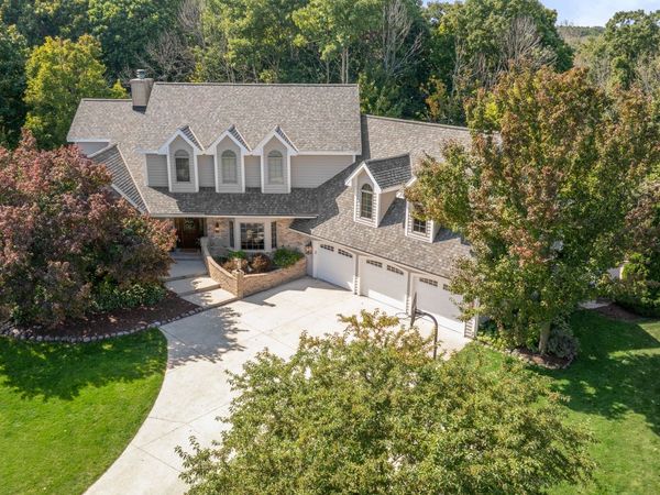 1616 Golf View Dr W, Sheboygan, WI 53083