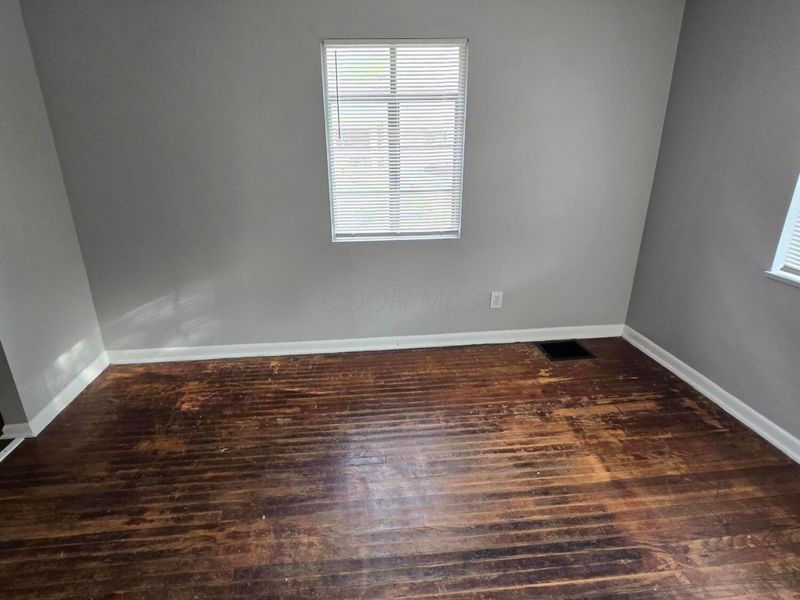 857 Regina Court, Columbus, OH 43204 Photo 5