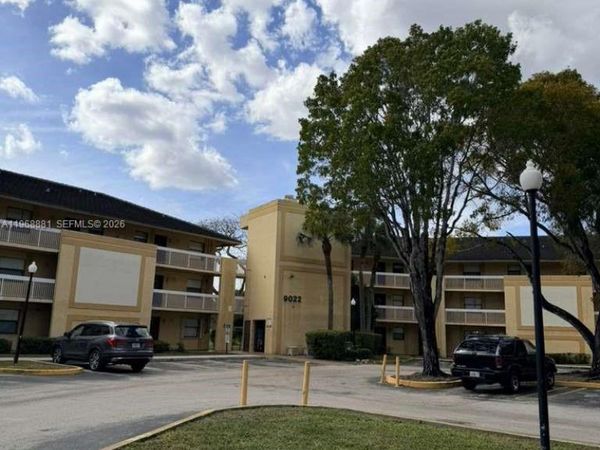 9022 NW 28th Dr, Unit 2-206, Coral Springs, FL 33065