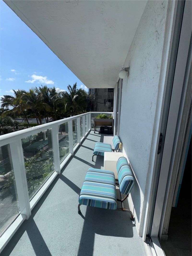 2457 Collins Ave , Unit 405, Miami Beach, FL 33140 Photo
